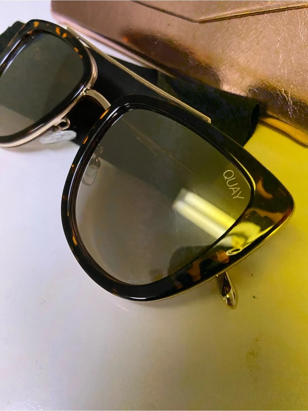 Quay Australia French Kiss Cat Eye Tortoise/Gold - Rare Style With Case
